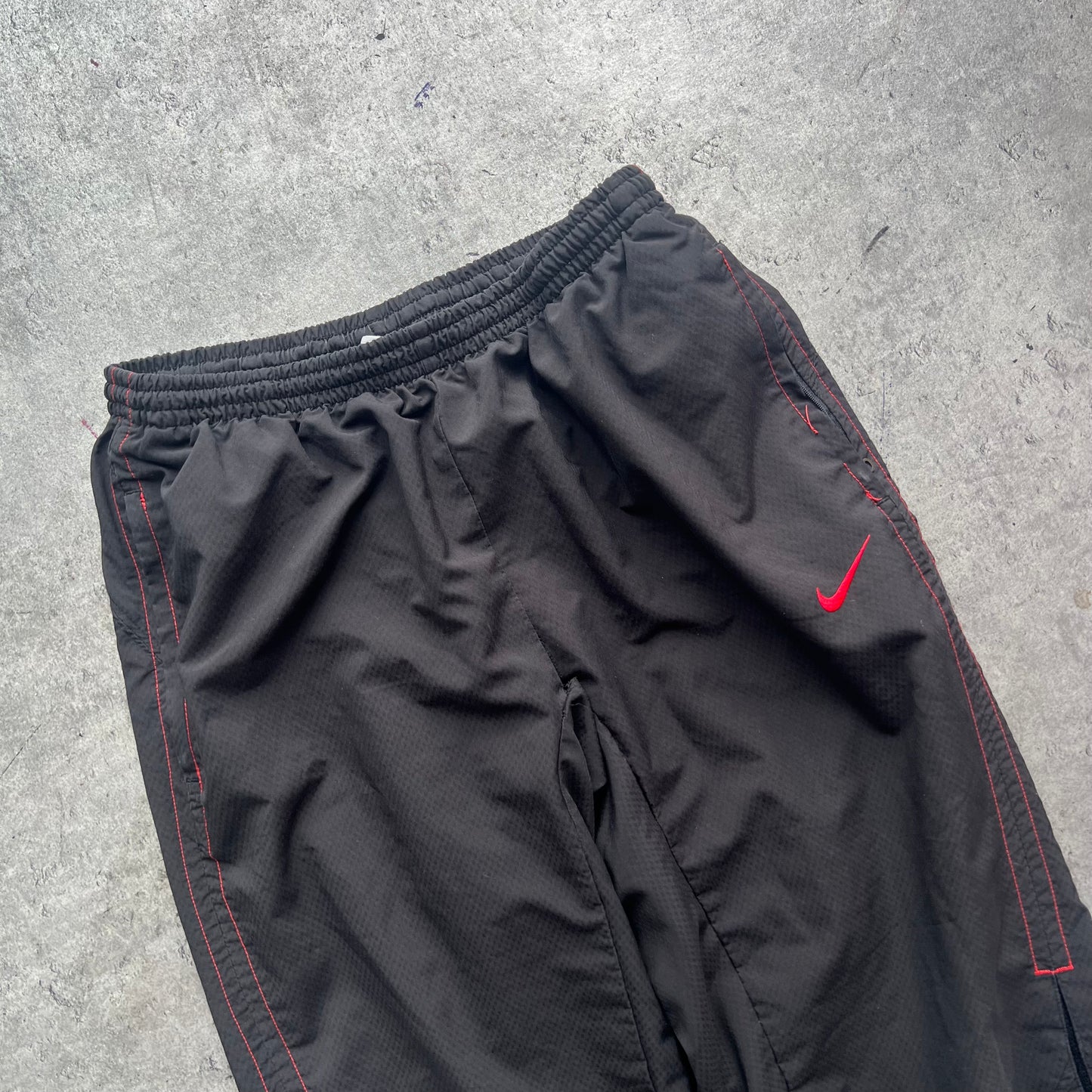 Nike 00s Black and Red Trackpants