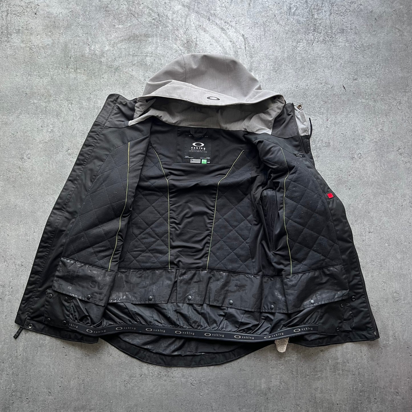 Oakley Windbreaker Gorpcore