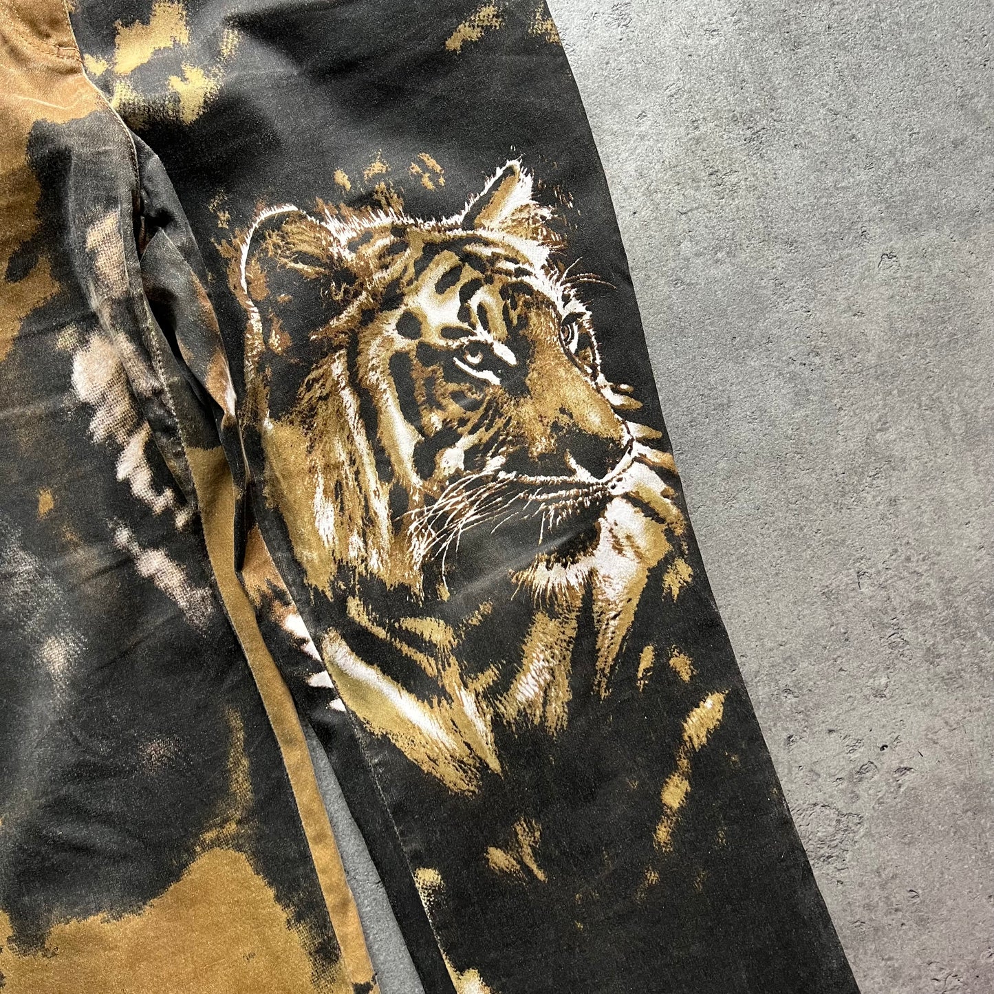 Tiger Motive Pants